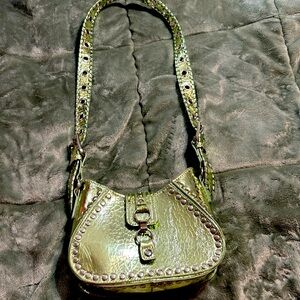 Green metallic shoulder bag 💚